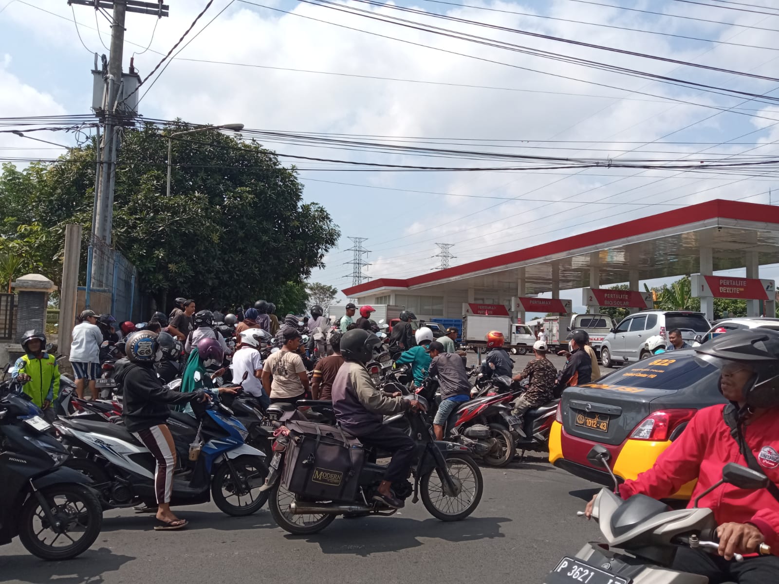 Stok BBM di SPBU Jember Langka, Guru dan Siswa di Jember Izin Tak Masuk Sekolah