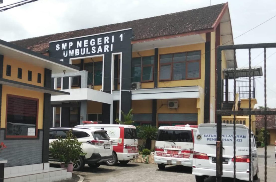 Siswa dan Guru SMPN 1 Umbulsari Jember Diduga Keracunan MBG