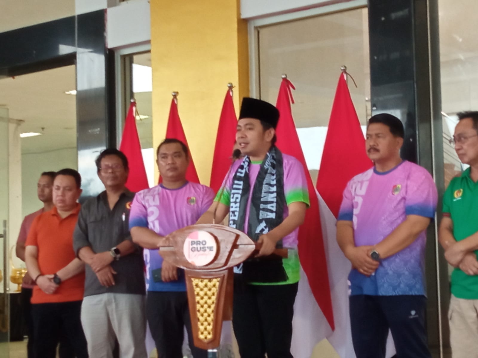 Bupati Gus Fawait Ajak Masyarakat Jember Olah Raga Tiap Sore di JSG