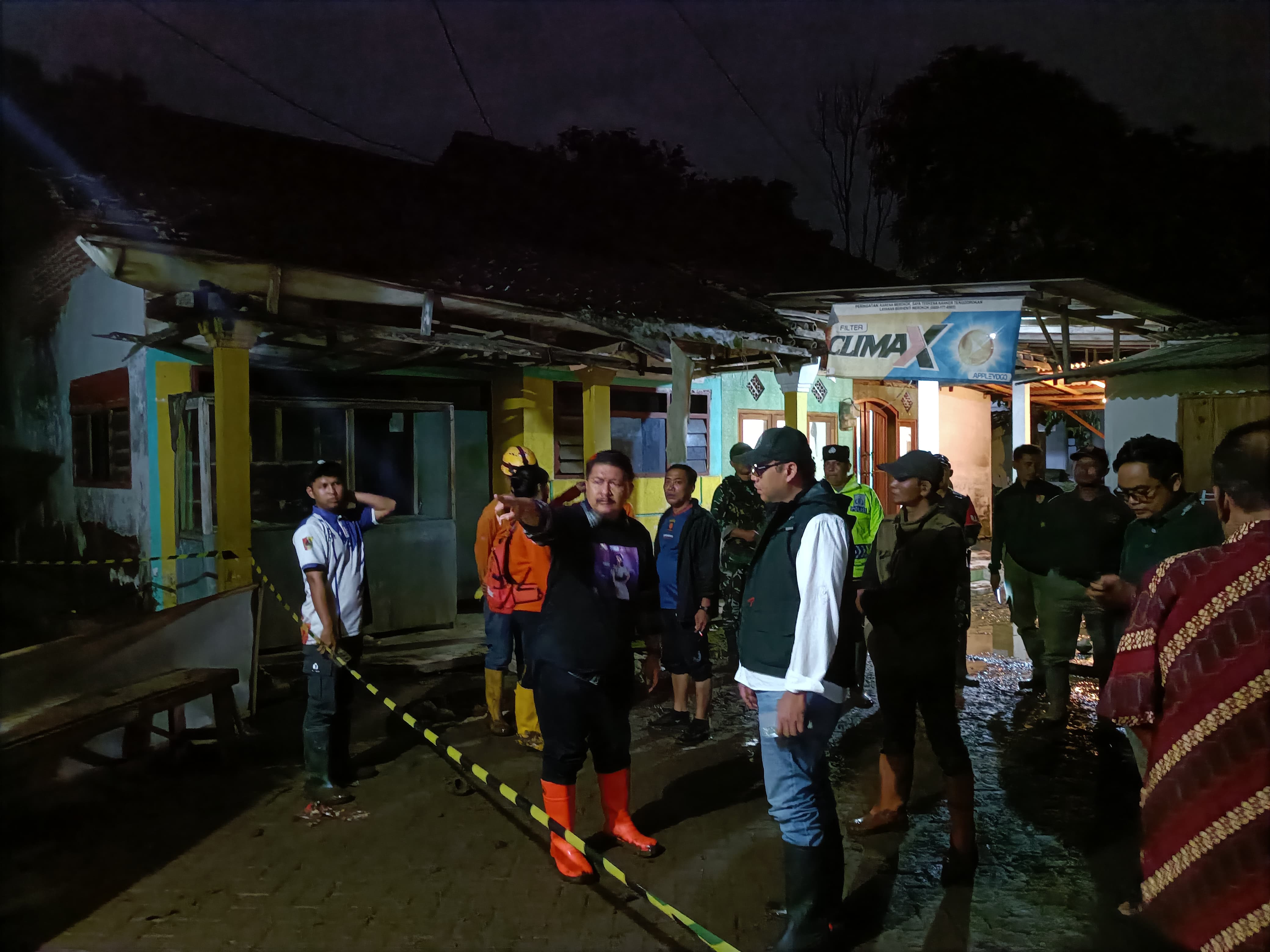 Banjir Bandang Panti Jember Hantam 4 Dapur Rumah dan Hanyutkan Seorang ASN