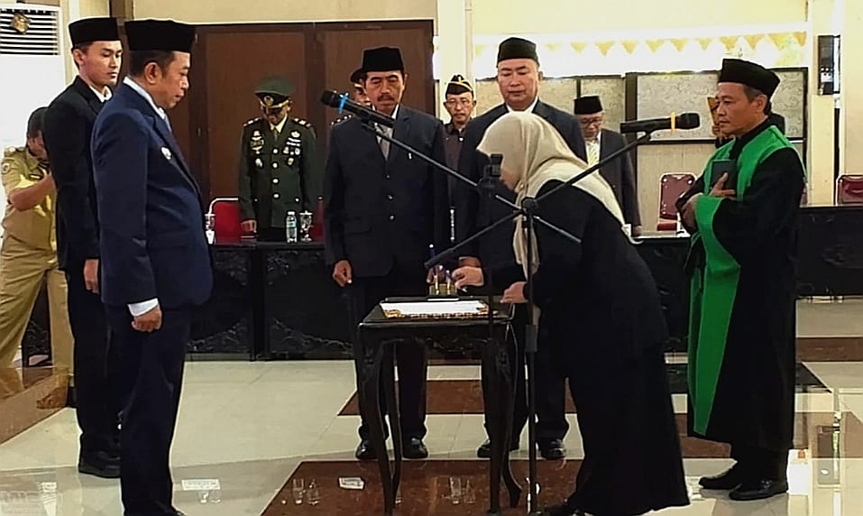 Kepala Dinsos P3AKB, Anisatul Hamidah Dilantik Jabat Pj Sekda Bondowoso yang Baru