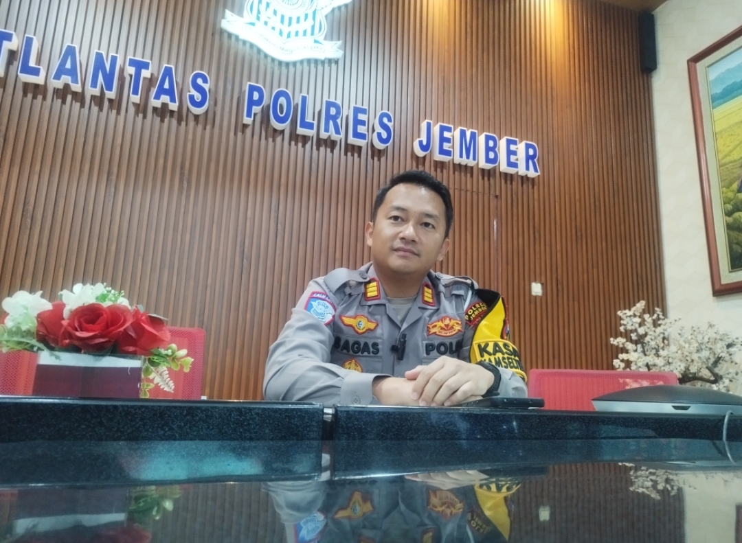 Desember Diberlakukan Tilang Elektronik. Kamera Pemantau Dipasang Sekitar Alun-Alun Jember 