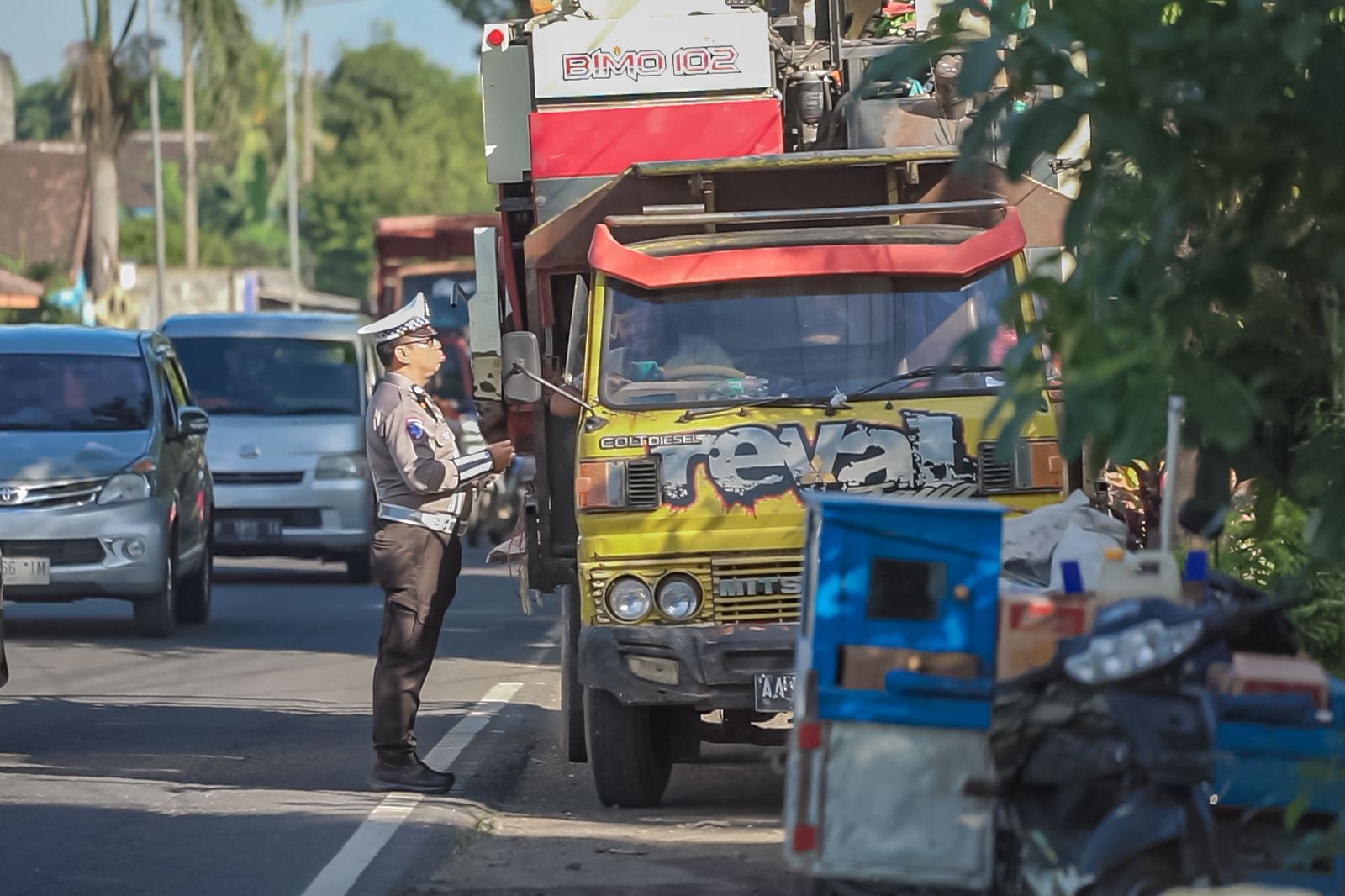Tekan Angka Kecelakaan di Jember, Petugas Gabungan Tertibkan Kendaraan ODOL