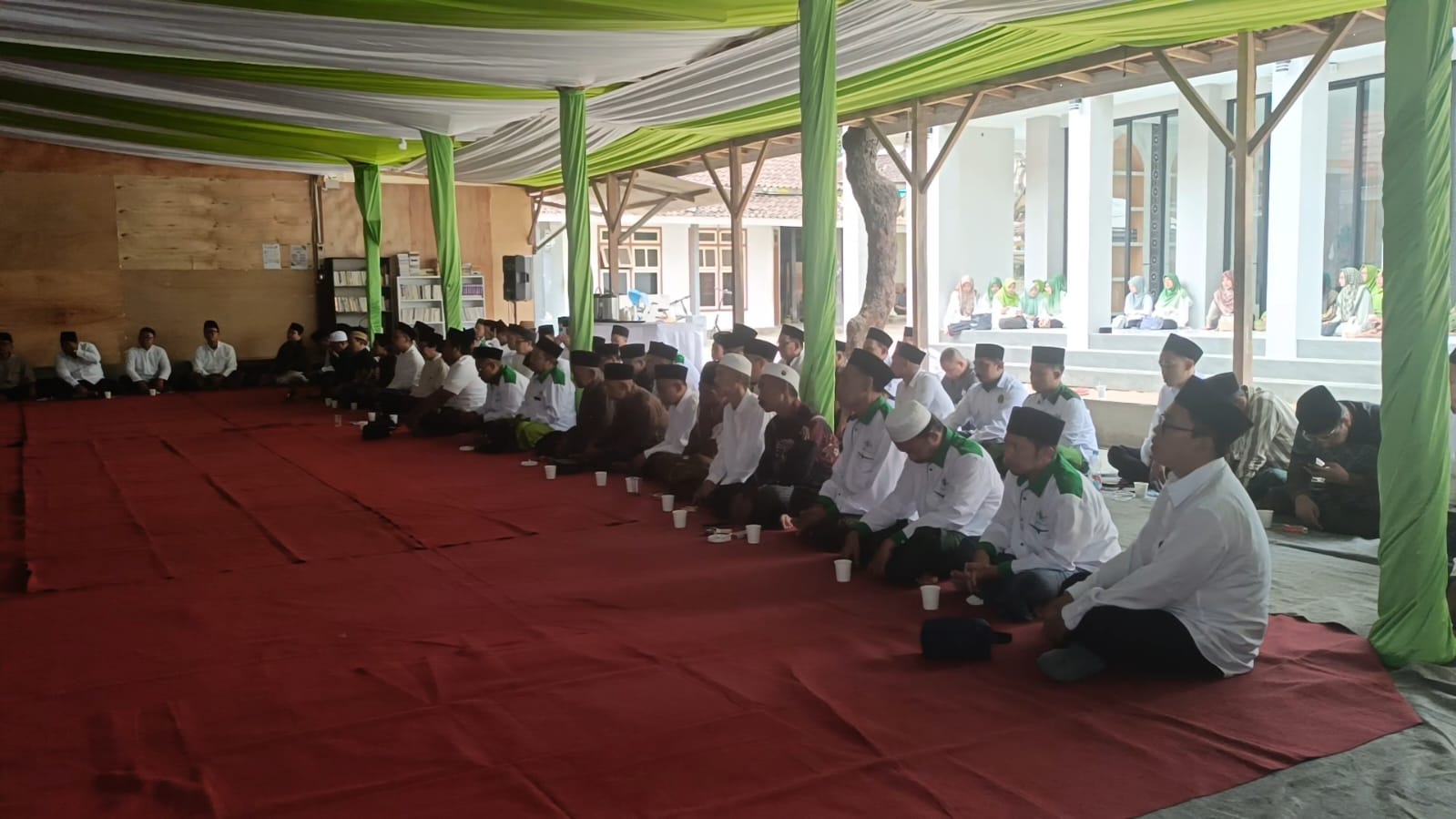 Tak Hanya Doa Bersama, Ponpes di Jember Juga Galang Dana Bagi Korban Al Khoziny Sidoarjo