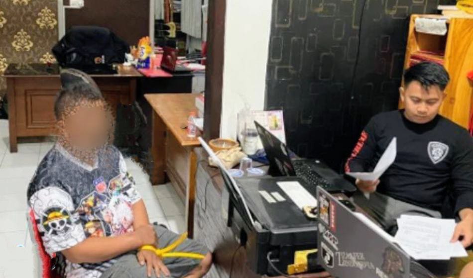 Terekam CCTV Saat Beraksi, Pencuri Uang  dalam Jok Motor di  Situbondo Dibekuk Polisi