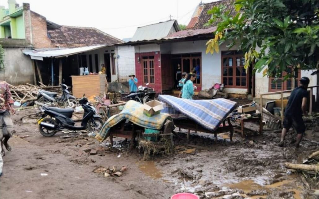 Banjir Luapan Sungai di Situbondo Rendam 6.155 Rumah di Lima Kecamatan