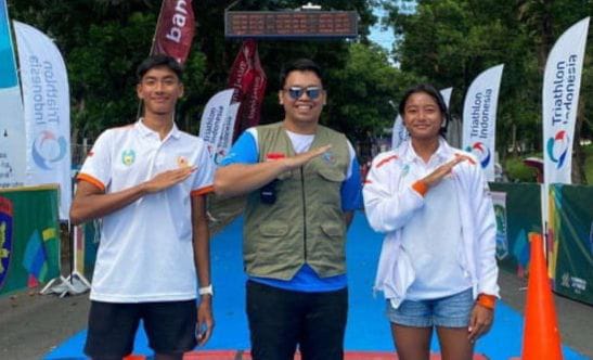 Dua atlet triathlon, Al Kautsar dan Jeanette Abigail menambah 2 medali emas bagi Situbondo di Porprov Jatim IX