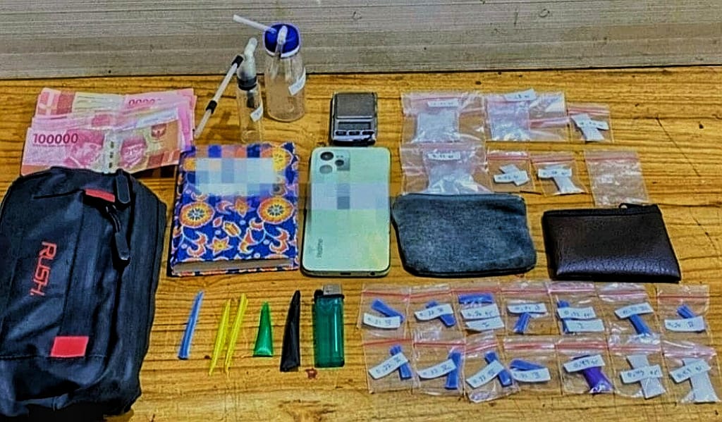 Tangkap Dua Pengedar Sabu, Polisi Situbondo Amankan 27,88 Gram Sabu Siap Edar