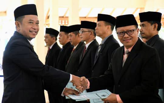 Segarkan OPD Pemkab Bondowoso, Bupati Hamid Rotasi Sembilan Pejabat Eselon II