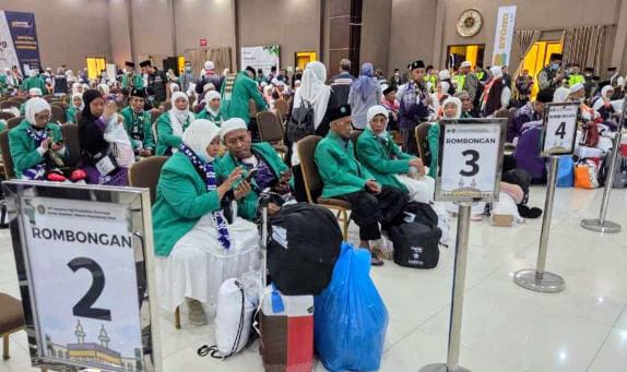 4 Jemaah Haji Surabaya Awali Kepulangan 621 Jemaah Haji Bondowoso dari Mekkah