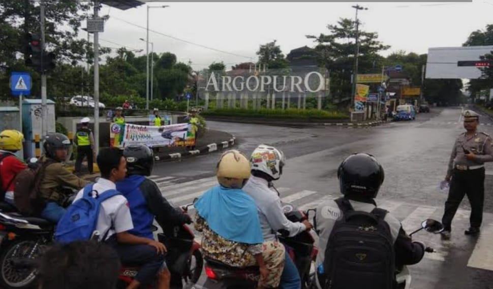 Kendaraan Menumpuk, Simpang Empat Argopuro Jember Akan Ditutup