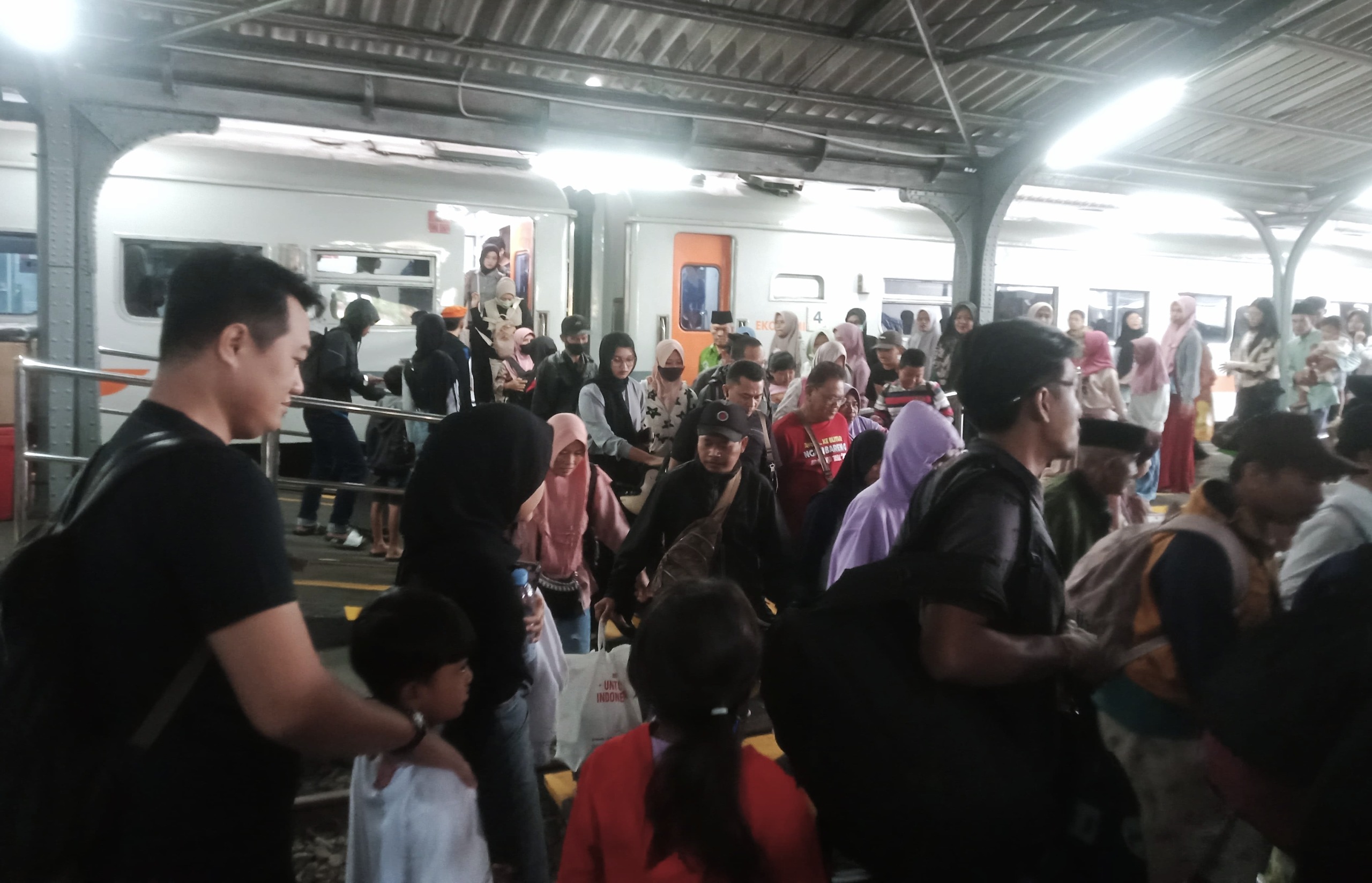 Jalur Gumitir Ditutup Total, Kereta Api Alami Lonjakan Penumpang