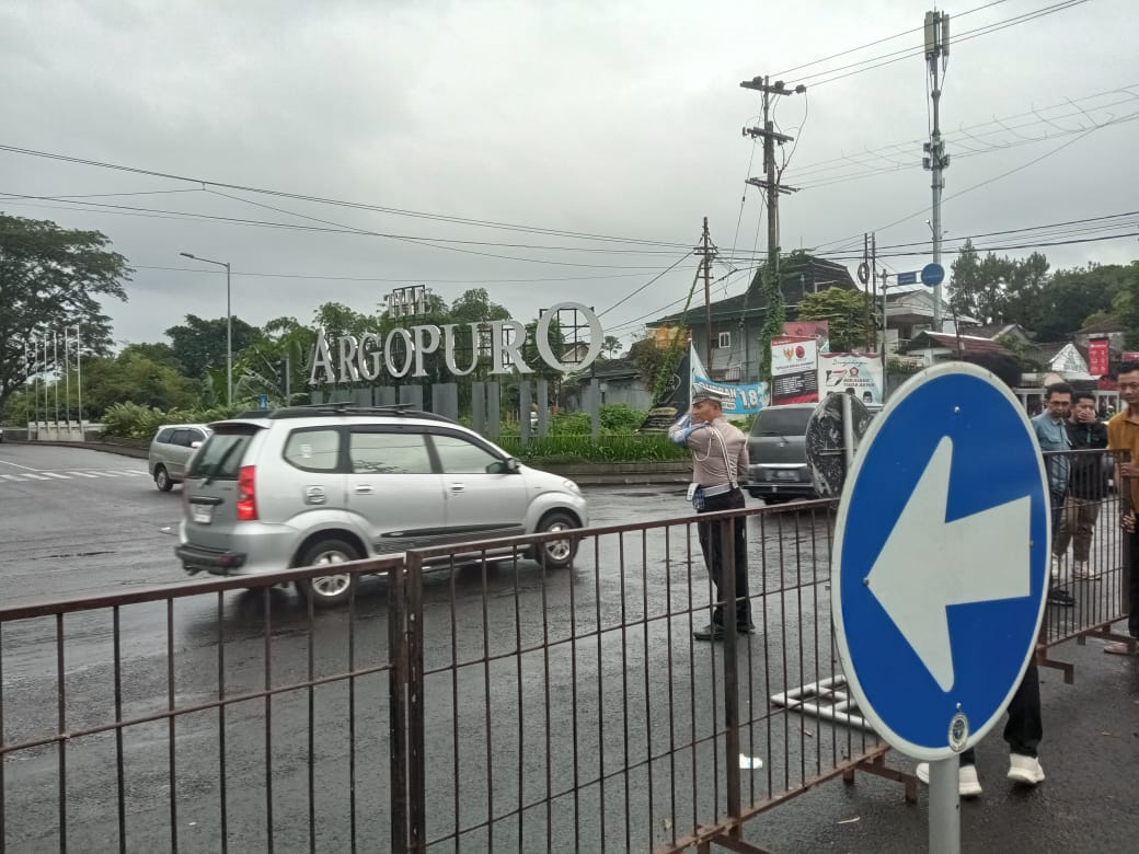 Simpang Empat Argopuro Jember Ditutup, Begini Respon PT AKKU