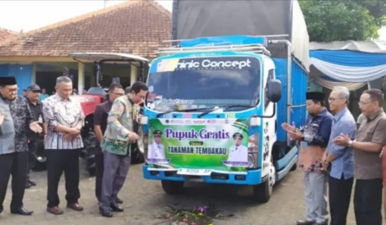 Pemkab Bondowoso Salurkan 130 Ton Pupuk NPK Gratis pada 4.366 Petani Tembakau
