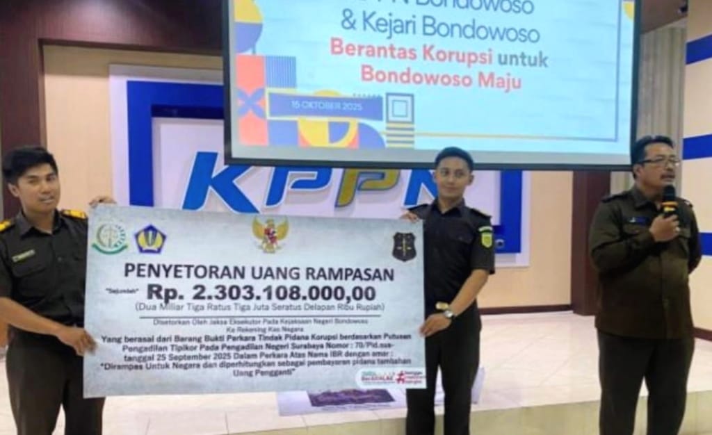 Kejaksaan Kembalikan Uang Kerugian Rp2,3 Miliar dari Korupsi Mantan Wabup Bondowoso ke Kas Negara