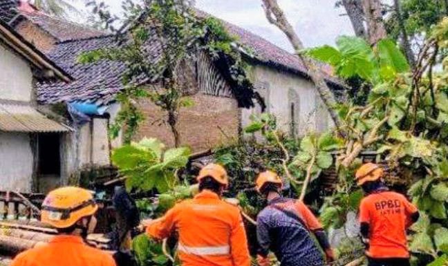 269 Rumah Rusak di Bondowoso Akibat Hujan Angin Kencang Pekan Lalu