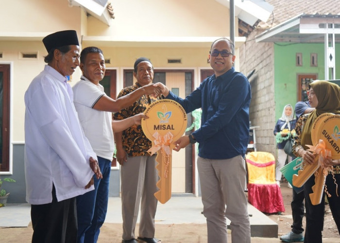 Melalui TJSL, PTPN I Regional 5 Perbaiki Rumah Warga Jember Hingga Bantu Pendidikan