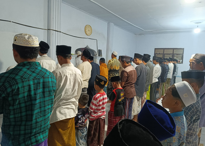 Ponpes Mahfilud Duror Jember Awali Salat Tarawih dan Puasa Ramadan