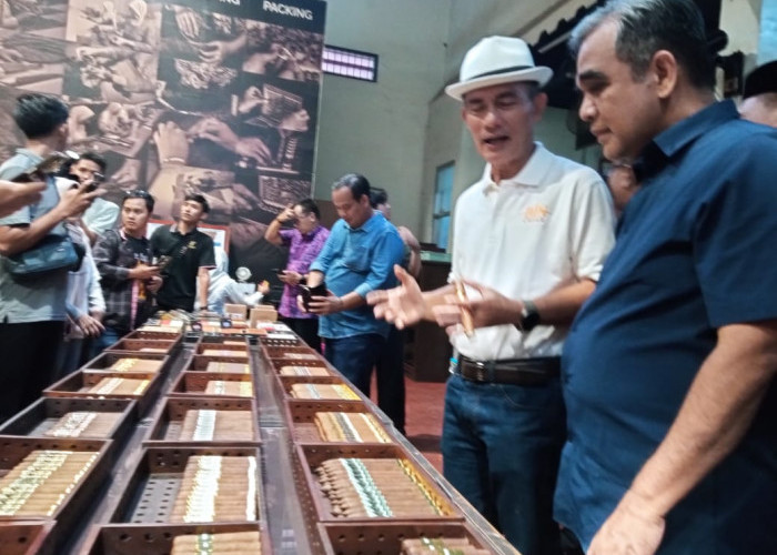 Ketua MPR-RI Nyatakan, Produk Cerutu BIN Cigar Jember Tak Kalah Dengan Kuba