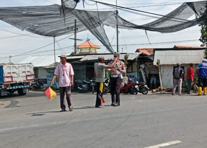 Kereta Kelinci Terguling di Gumukmas Jember, 9 Orang Alami Luka