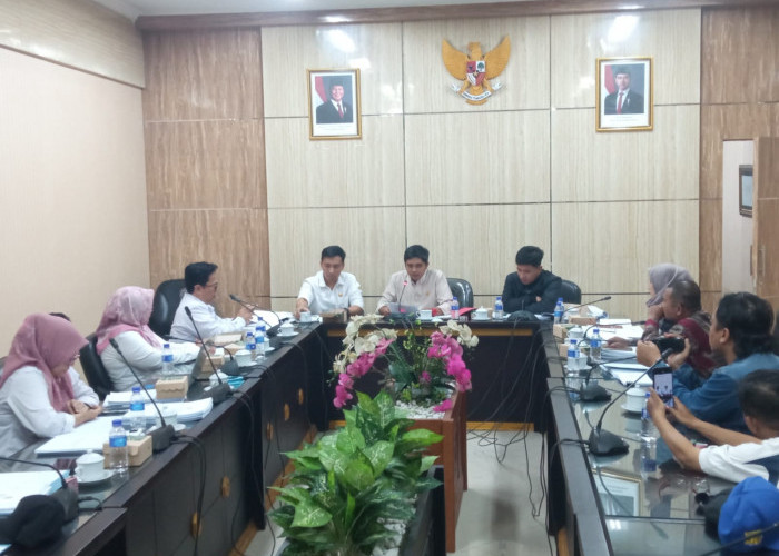 Komisi B DPRD Jember Pertanyakan Keberadaan Dua Patung Arca di Situs Beteng Sidomekar