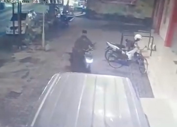 Viral, Pencuri Motor Pakai Songkok dan Sarung Sasar Pengunjung Pasien Puskesmas