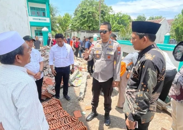 Datangkan Tim Ahli Selidiki Penyebab Ambruknya  Atap Asrama Putri Ponpes di Situbondo