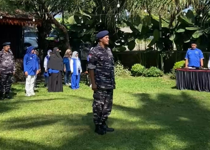 Ketua DPD PAN Jember Abdussalam  Pimpin Upacara Bendera