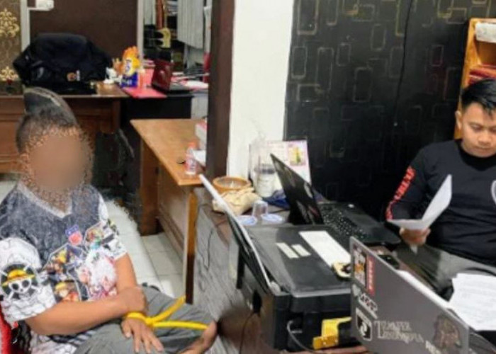 Terekam CCTV Saat Beraksi, Pencuri Uang  dalam Jok Motor di  Situbondo Dibekuk Polisi