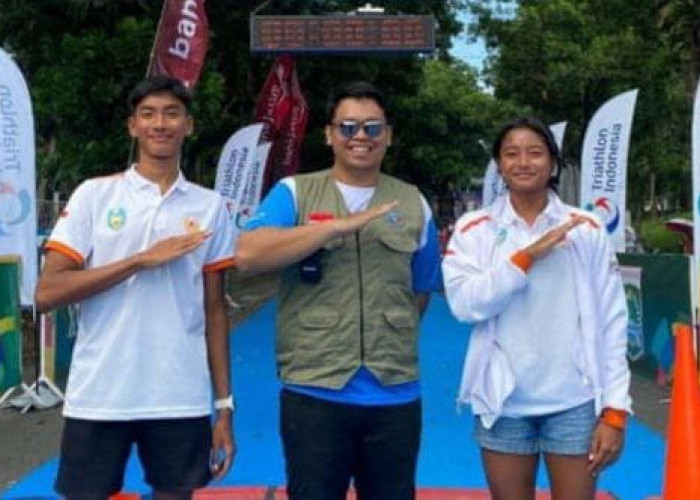 Dua atlet triathlon, Al Kautsar dan Jeanette Abigail menambah 2 medali emas bagi Situbondo di Porprov Jatim IX