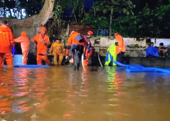 Banjir Luapan Saluran Drainase Genangi 30 Rumah Warga di Wonosari Bondowoso