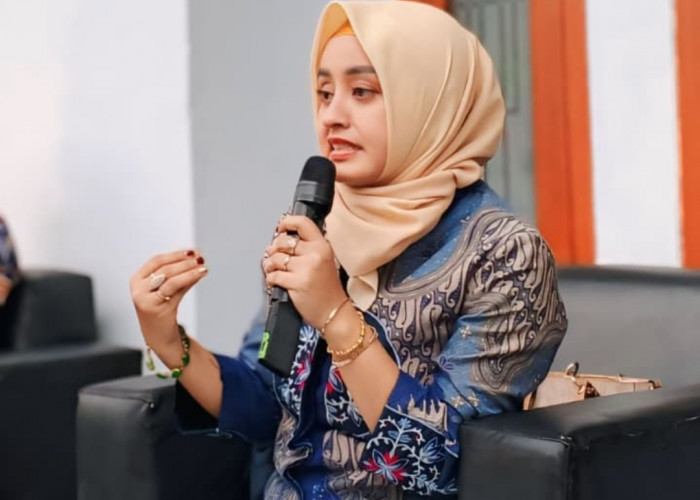 Waktu Reses Dimanfaatkan Fatmawati Layani Warga