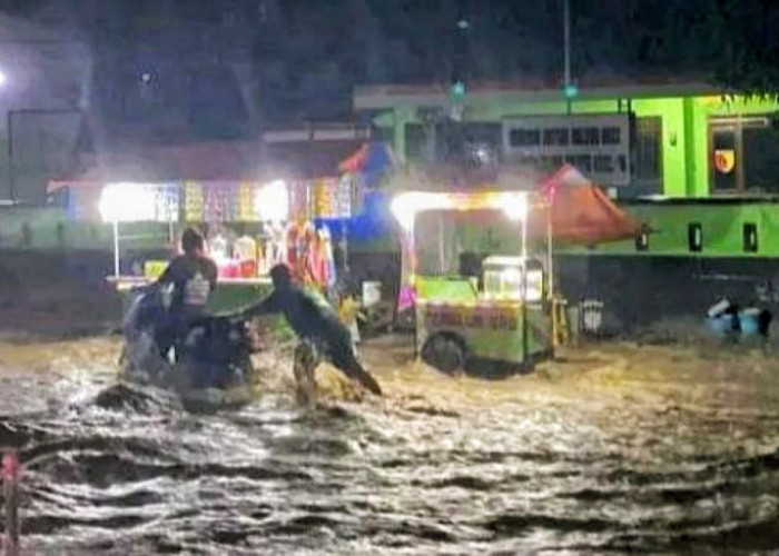 Banjir Luapan Sungai di Cermee Bondowoso Rendam 900 Rumah Warga di Lima Desa 