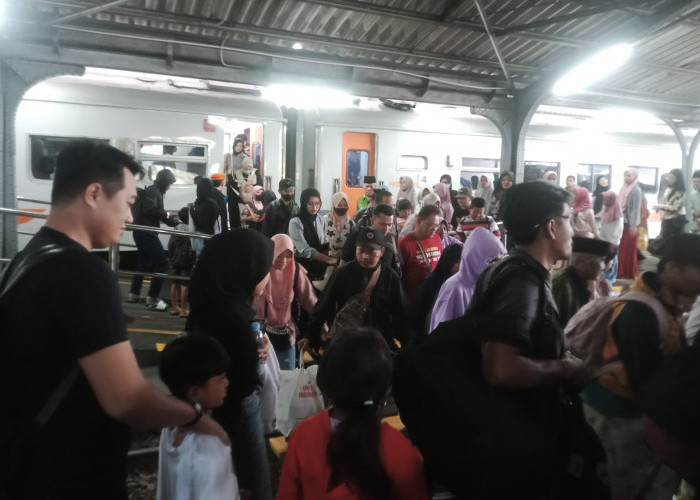 Jalur Gumitir Ditutup Total, Kereta Api Alami Lonjakan Penumpang