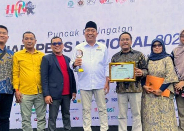 HPN 2026 di Banten, Bupati Situbondo Rio Wahyu Terima SIWO PWI Award Bupati Peduli Olahraga