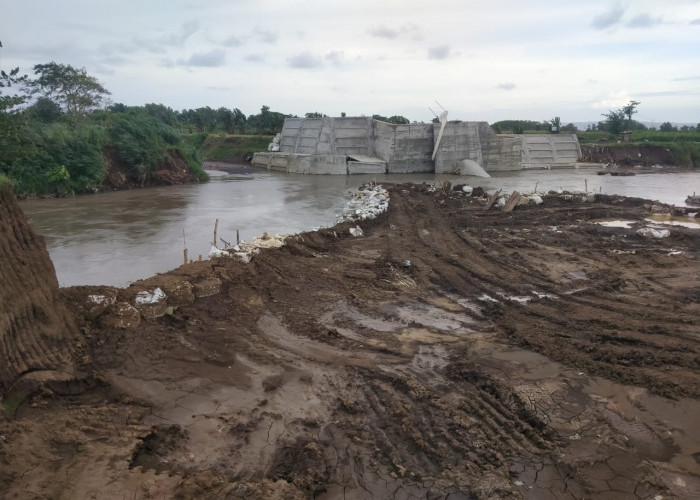 Proyek Dam Pelimpah Kepanjen Jember Ambrol, Komisi D DPRD Jatim Minta Rekanan Tanggung Jawab