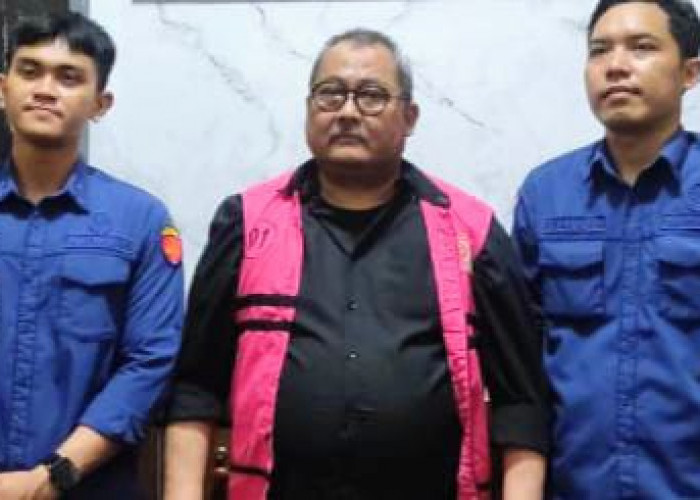 Korupsi Dana Hibah Pendidikan 2023, Mantan Wabup Bondowoso Irwan Bachtiar Divonis 15 Bulan Penjara 