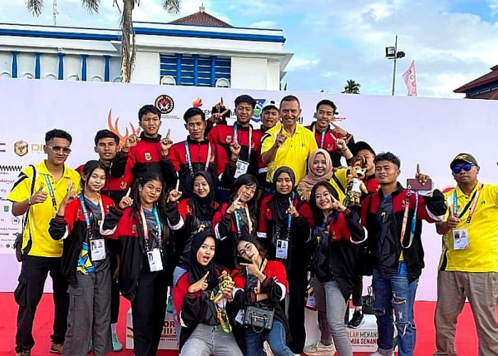 Tim Hadang Putra dan Putri Bondowoso Kawinkan Emas untuk Jatim di FORNAS VIII 2025 NTB
