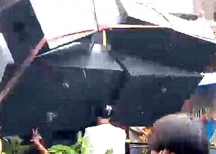 Sound Horeg dalam  Perpisahan Santri di Bondowoso Jatuh Timpa 2 Penonton