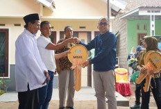 Melalui TJSL, PTPN I Regional 5 Perbaiki Rumah Warga Jember Hingga Bantu Pendidikan