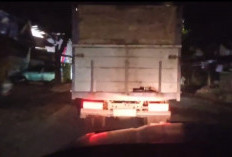 Mobil Anggota DPRD Jember Digiring Masuk Sungai Saat Kejar Penimbun BBM Solar