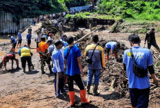Diterjang Luapan Sungai, Jembatan Penghubung Dua Kecamatan di Situbondo Putus