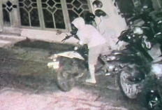 Dua Motor Penghuni Rumah Kos di Bondowoso Hilang Dicuri, Aksi Pelaku Terekam CCTV